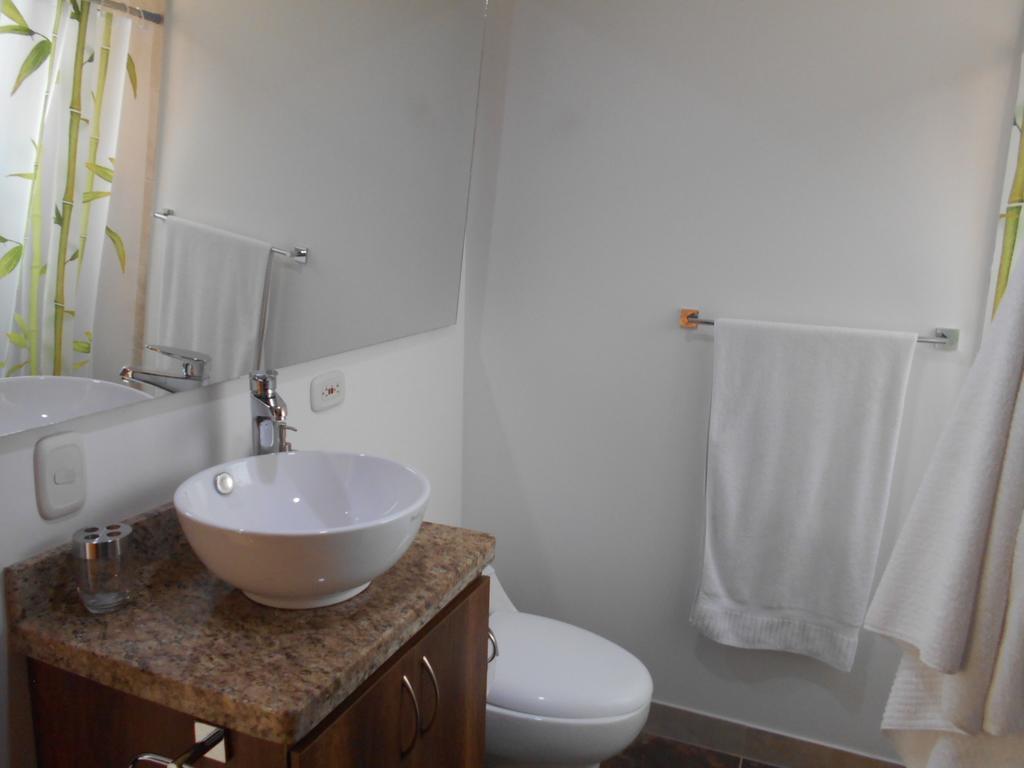 Apartasuites Av Медельин Экстерьер фото